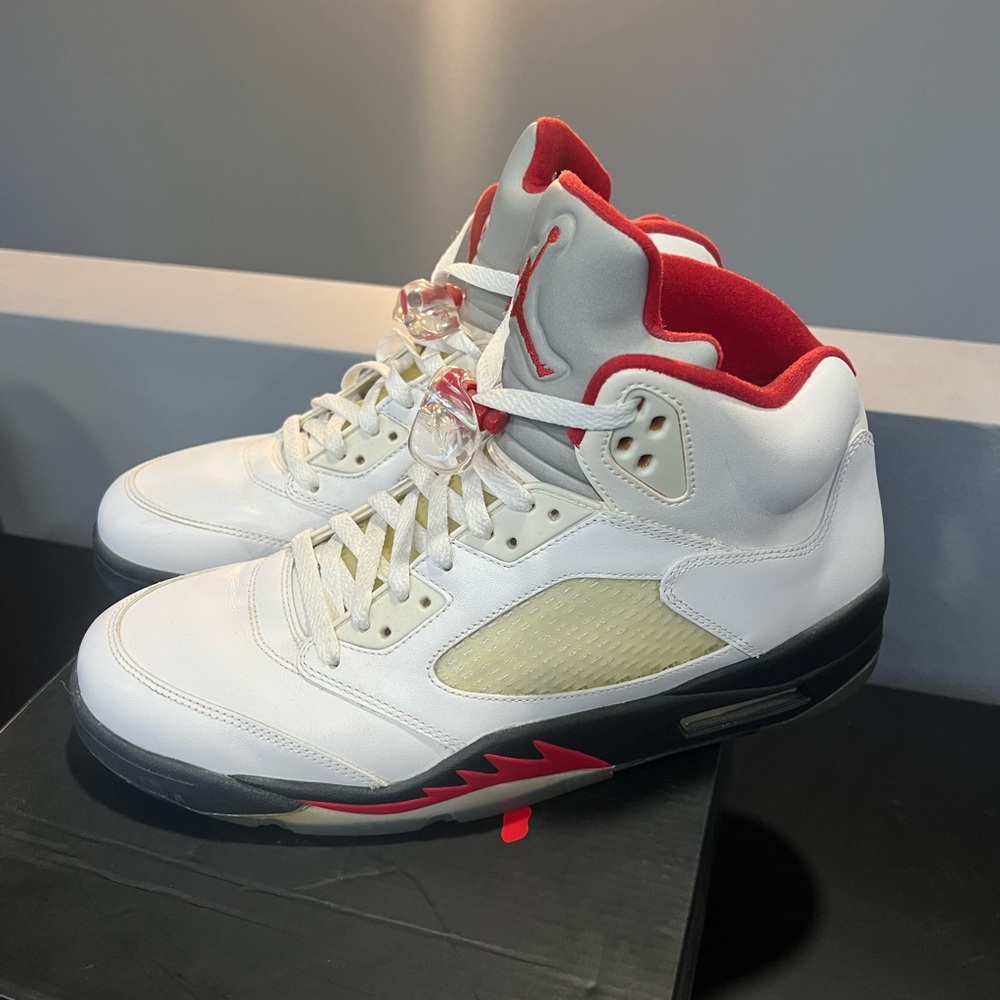 Air Jordan 5 Retro “Fire Red”
